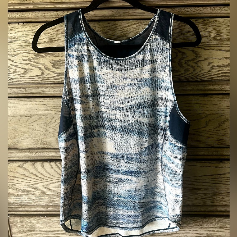 Sculpt tank like new